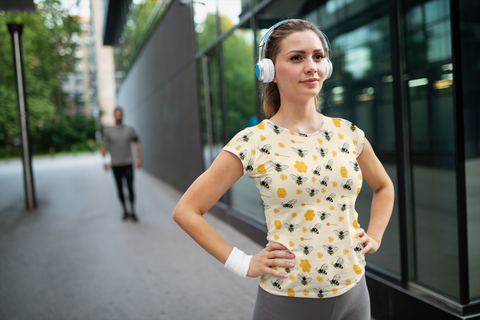 Bee Women's T-shirt - Seasonally Gifted 